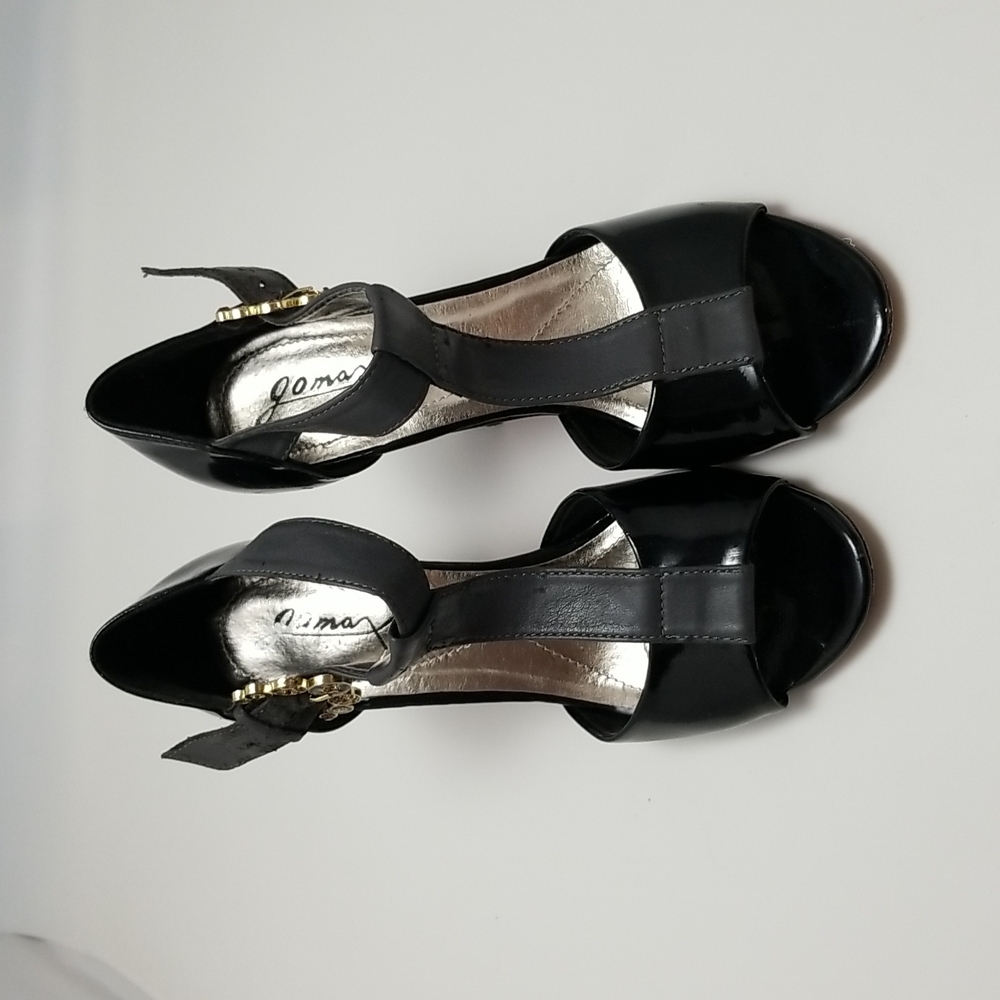 Shoes - Picture 2 of 3